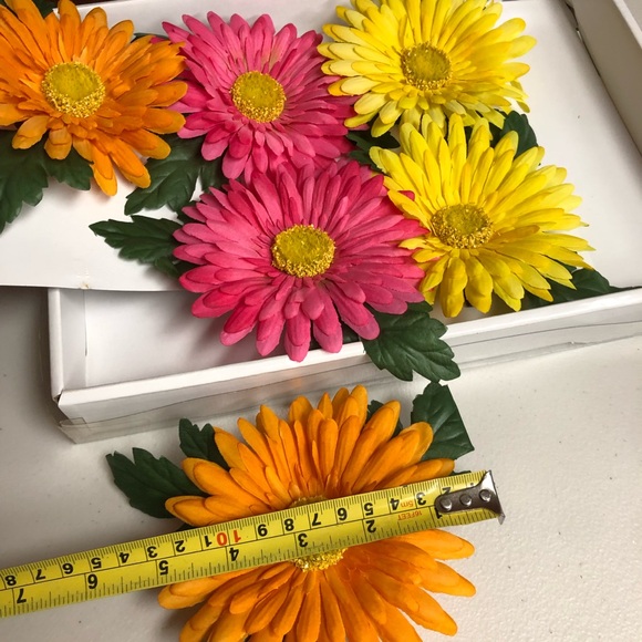 6 versatile Colorful Daysi Flowers with clips - Picture 5 of 11